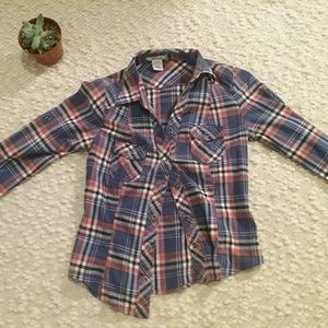 A cute button up shirt